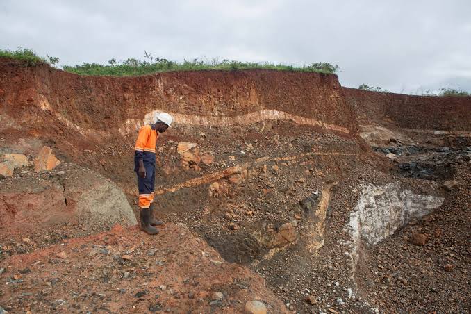 Mumbwamine geological survey team